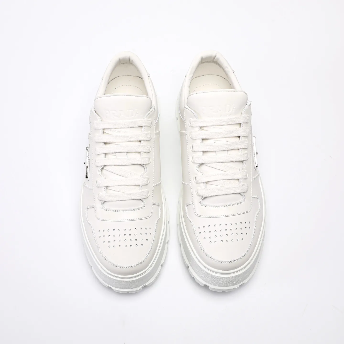 Batch 580 [PRADA] Men's shoes are popular in the counter, official website is synchronized, high-quality shipments. Fabric: original cowhide with snakeskin. Lining: cowhide foot pads + cowhide lining. Outsole: original foam sole. Size: 38-46